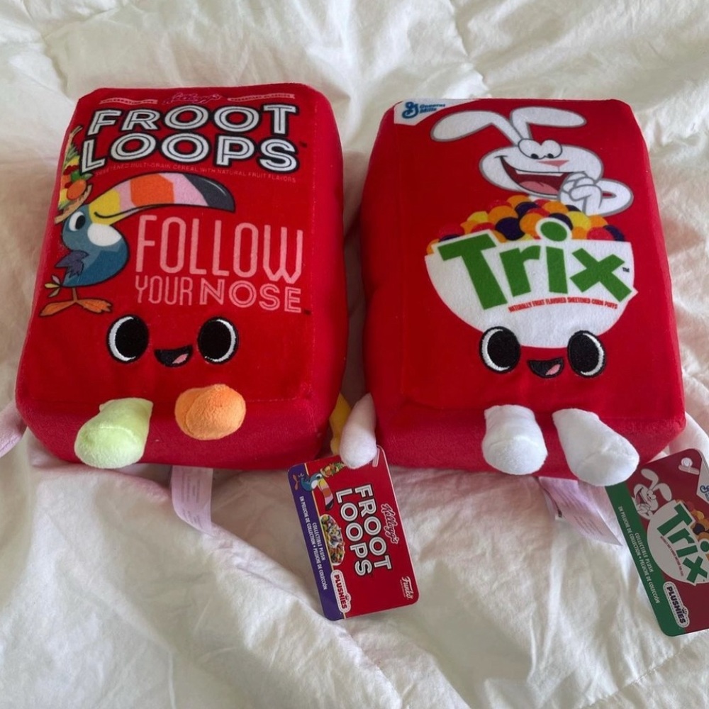 NEW plushies Kellogg's Froot Loops & General Mills trix cereal box
